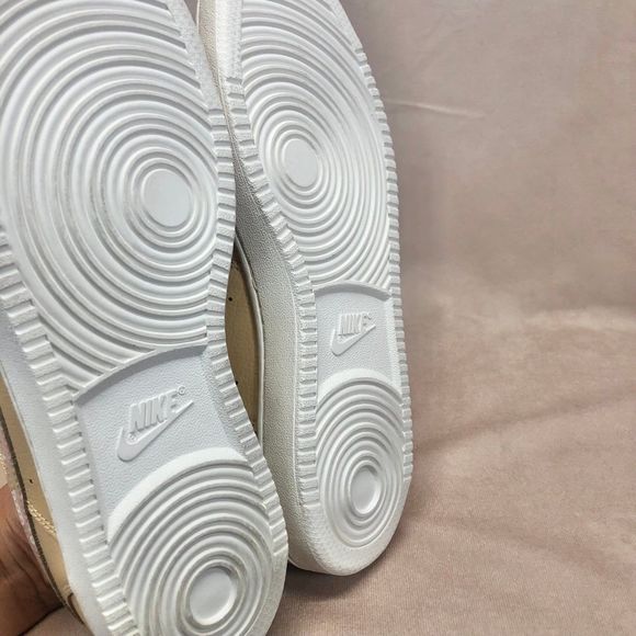 Nike Court Vision Low Women's Sesame Camo Swoosh Sneakers in White Size 9 - Picture 7 of 12